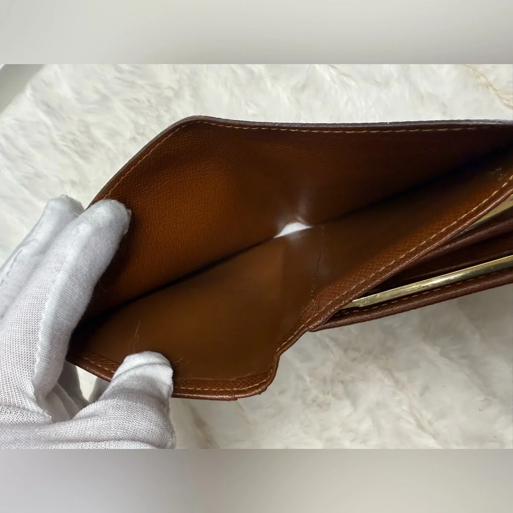 Authentic Louis Vuitton Monogram Kisslock Wallet - Picture 8 of 11